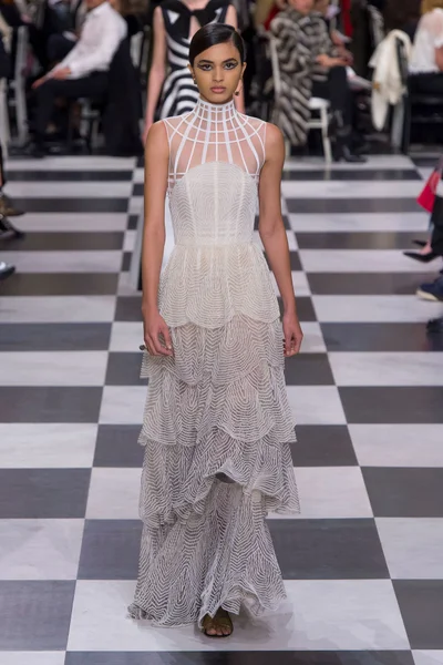 Look 14